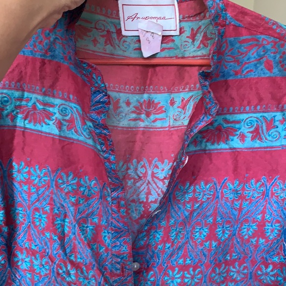 Rich and beautiful silk kurti. By designer Anupamaa. Best fits size S. - Picture 9 of 12